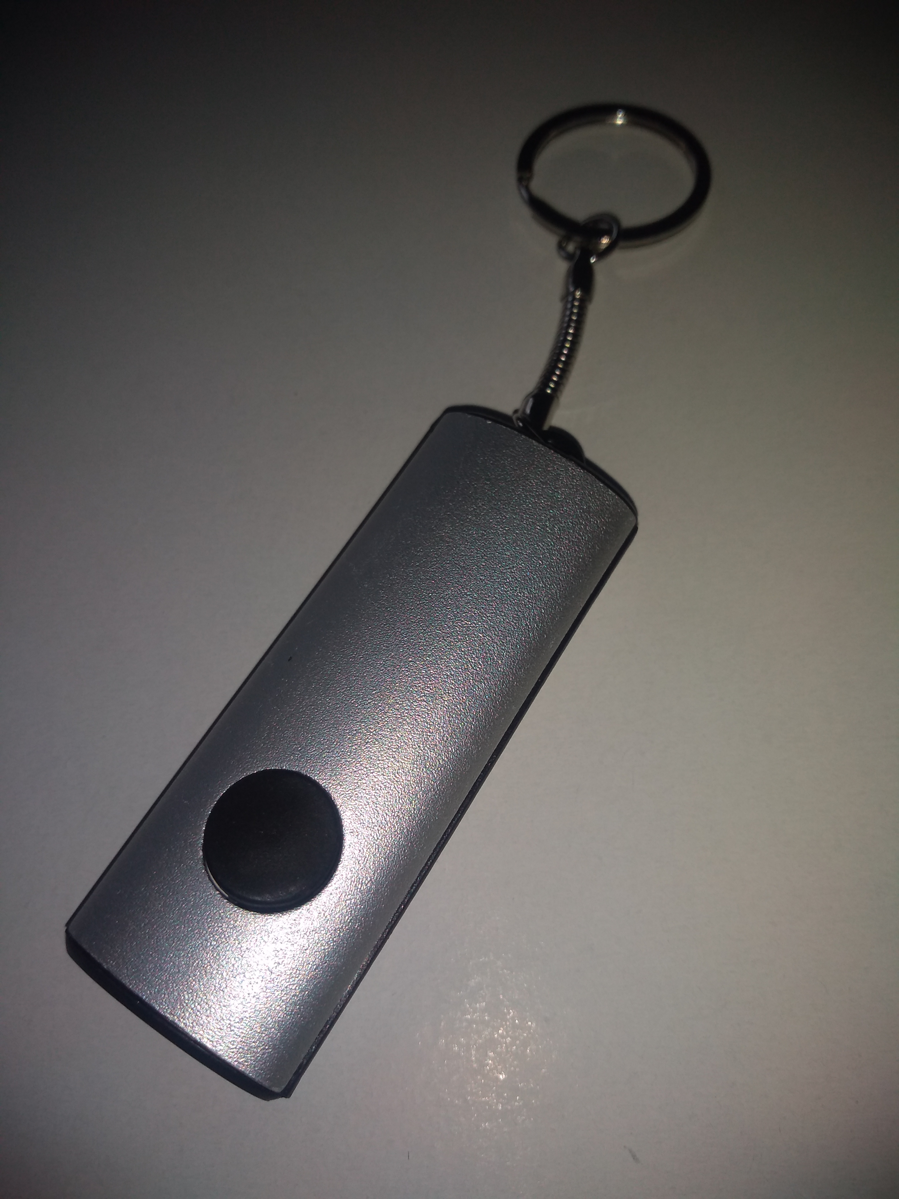Privezak sa LED lampicom